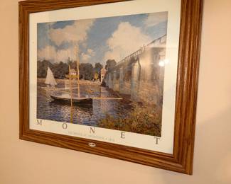 Items Located In The Central Hallway