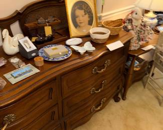 Items Located In The 2nd Bedroom (MASTER)