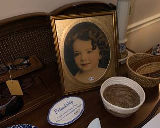 Items Located In The 2nd Bedroom (MASTER)