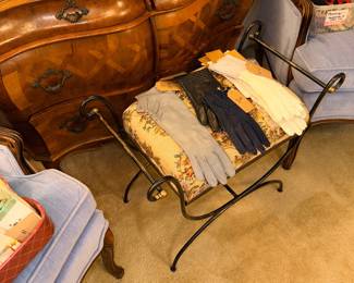 Items Located In The 2nd Bedroom (MASTER)