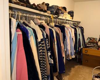 Items Located In The 2nd Bedroom (MASTER)