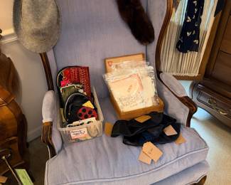 Items Located In The 2nd Bedroom (MASTER)