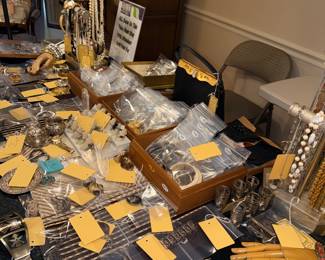Items Located In The 2nd Bedroom (MASTER)