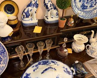 Items Located In The Dining Room