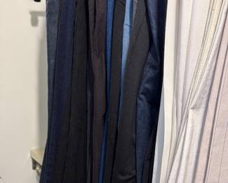 Items Located In The 2nd Bedroom (MASTER)