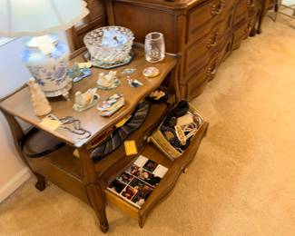 Items Located In The 2nd Bedroom (MASTER)