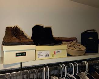 Items Located In The 2nd Bedroom (MASTER)