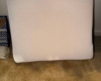 Items Located In The 2nd Bedroom (MASTER)