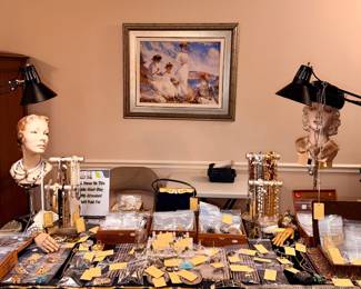Items Located In The 2nd Bedroom (MASTER)