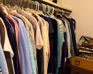 Items Located In The 2nd Bedroom (MASTER)