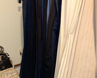 Items Located In The 2nd Bedroom (MASTER)