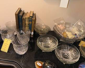 Items Located In The Entry / Hallway