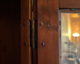 Hinge on hutch