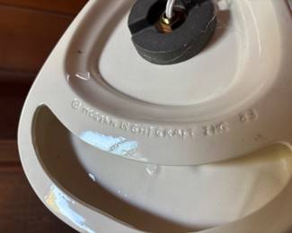 Bottom of the duck lamp