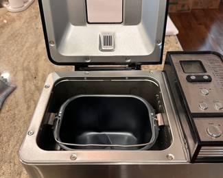 F43 - $125. Cuisinart Convection Bread Maker. Model CBK-200. Looks brand new!