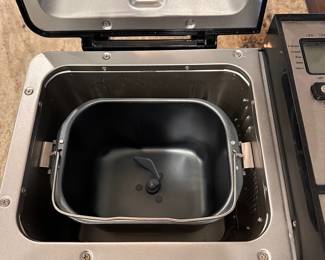 F43 - $125. Cuisinart Convection Bread Maker. Model CBK-200. Looks brand new!