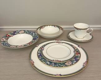 F58 - $125. Royal Doulton 1994. English Fine Bone China. "Orchard Hill" H5233.