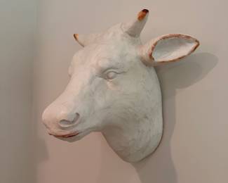 F41 - $40. Cows Head Bust. Measures 16" wide x 13" tall x 10" deep.