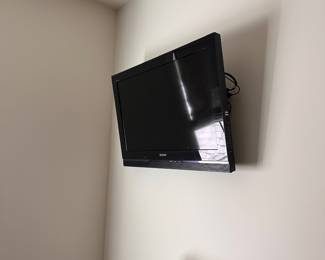 F50 - $20. Sony 32" KDL-32S5100. 32" BRAVIA S-series 1080p LCD HDTV.