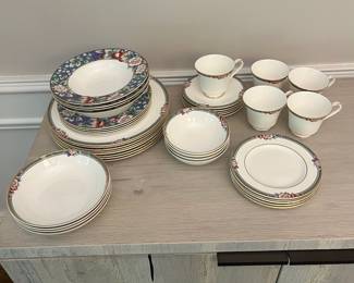 F58 - $125. Royal Doulton 1994. English Fine Bone China. "Orchard Hill" H5233.