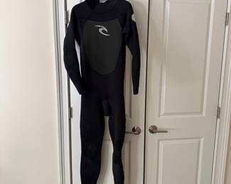 F51 - $75. Dawn Patrol E3 Wetsuit. Play Lock 32. ( I can't find a size on this one but my guess is a medium)