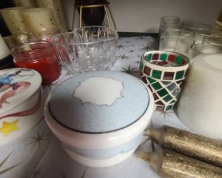 Porcelain and china trinket dishes