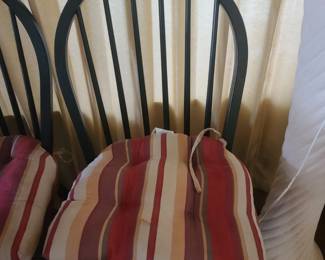 4 chair cushions