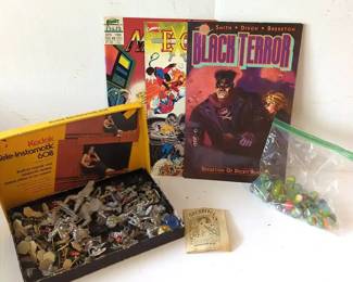 Dungeons and Dragons Metal Figurines, Comics and Marbles