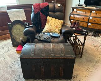 Storage Chest, Decorative Pillow, Lift Chair Recliner, Area Rug