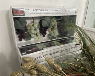 Deluxe Grape Cluster Light Set