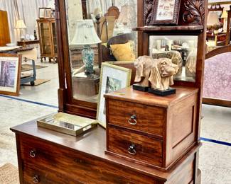 Gentleman's Dresser