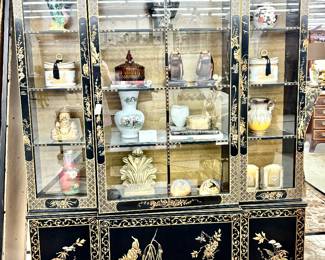 Asian China Cabinet