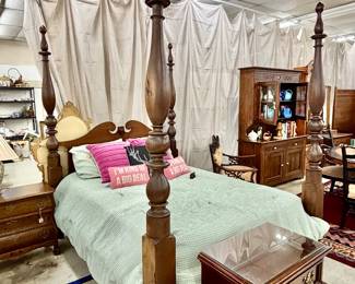 Early Poster Bed