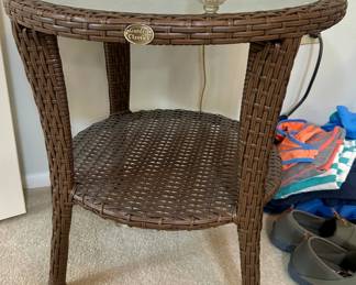 3x wicker side tables