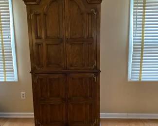Vintage Drexel Heritage Bishopsgate Oak Wardrobe