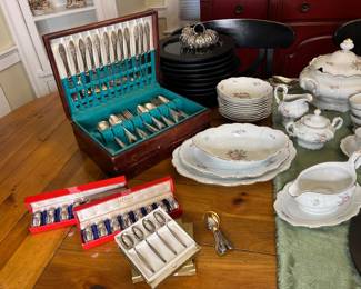 Oneida silver plated/ Wedgewood charger plates