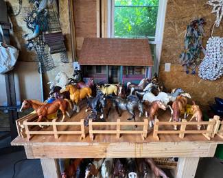 Breyer Horse, customer wooden stable