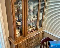 Thomasville Place Vendome Collection French Provincial China Cabinet.