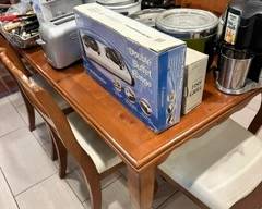 Various kitchen items.