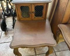 Vintage French Provincial style 2-tier step table. (1of2)