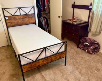 Very nice twin bed set, clothing & vintage dresser