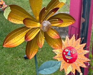 Metal Flower and Sun Kinetic Wind Spinner Garden Stake