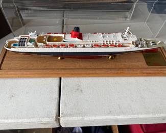 Queen Elizabeth Cunard mint condition 