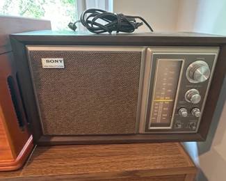 Sony ICFW AM or FM High Fidelity Sound Radio