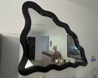 Black Wavy Mirror