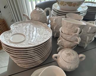 Bordallo Pinheiro White Grapevine Pattern Ceramic Tea Set and Serving Platter