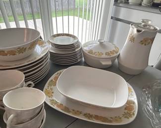 Noritake Progression Sunny Side China Set