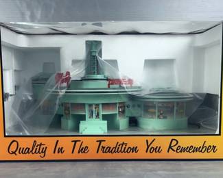 MTH Electric Trains Mel's Operating Drive-In Diner, #30-9188, In Original Box