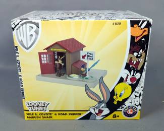 Lionel Looney Tunes Wile E. Coyote & Road Runner Ambush Shack, In Original Box