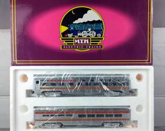 M.T.H. Electric Trains 60' Aluminum Sleeper/Diner Sante Fe 3-Rail Set, Item #20-6121, In Original Box 